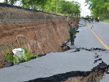 泰國大旱 北標公路塌陷300米